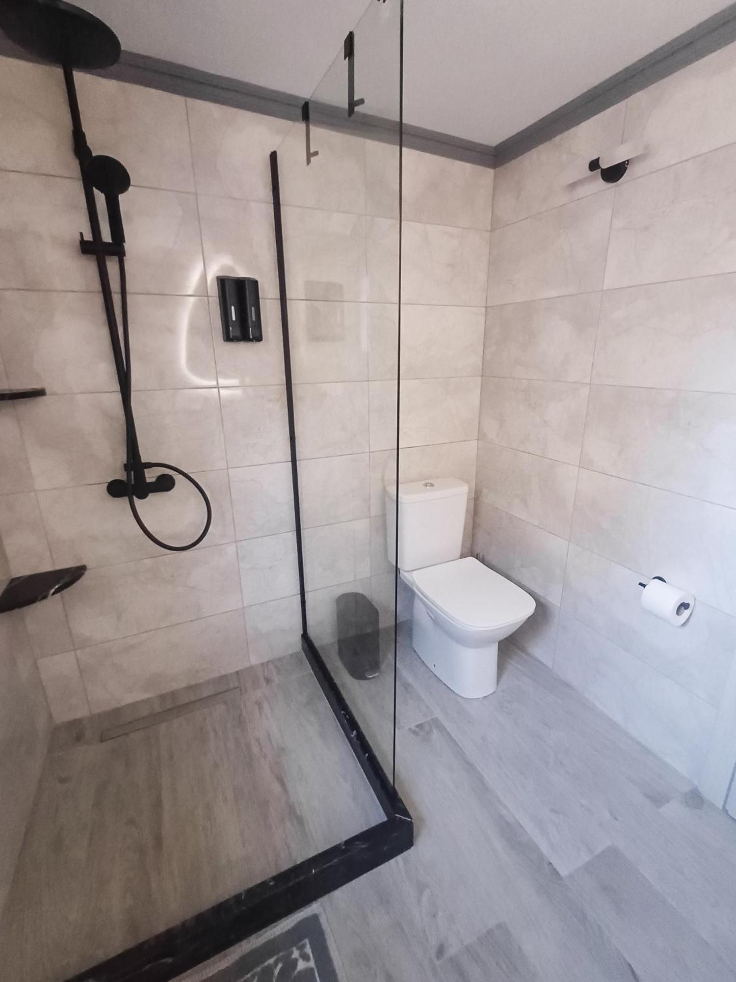 Duchess Harbour View Apartment Sými Bilik gambar