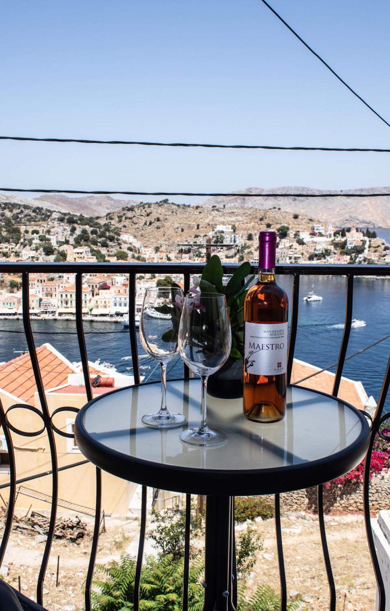 Duchess Harbour View Apartment Sými Luaran gambar