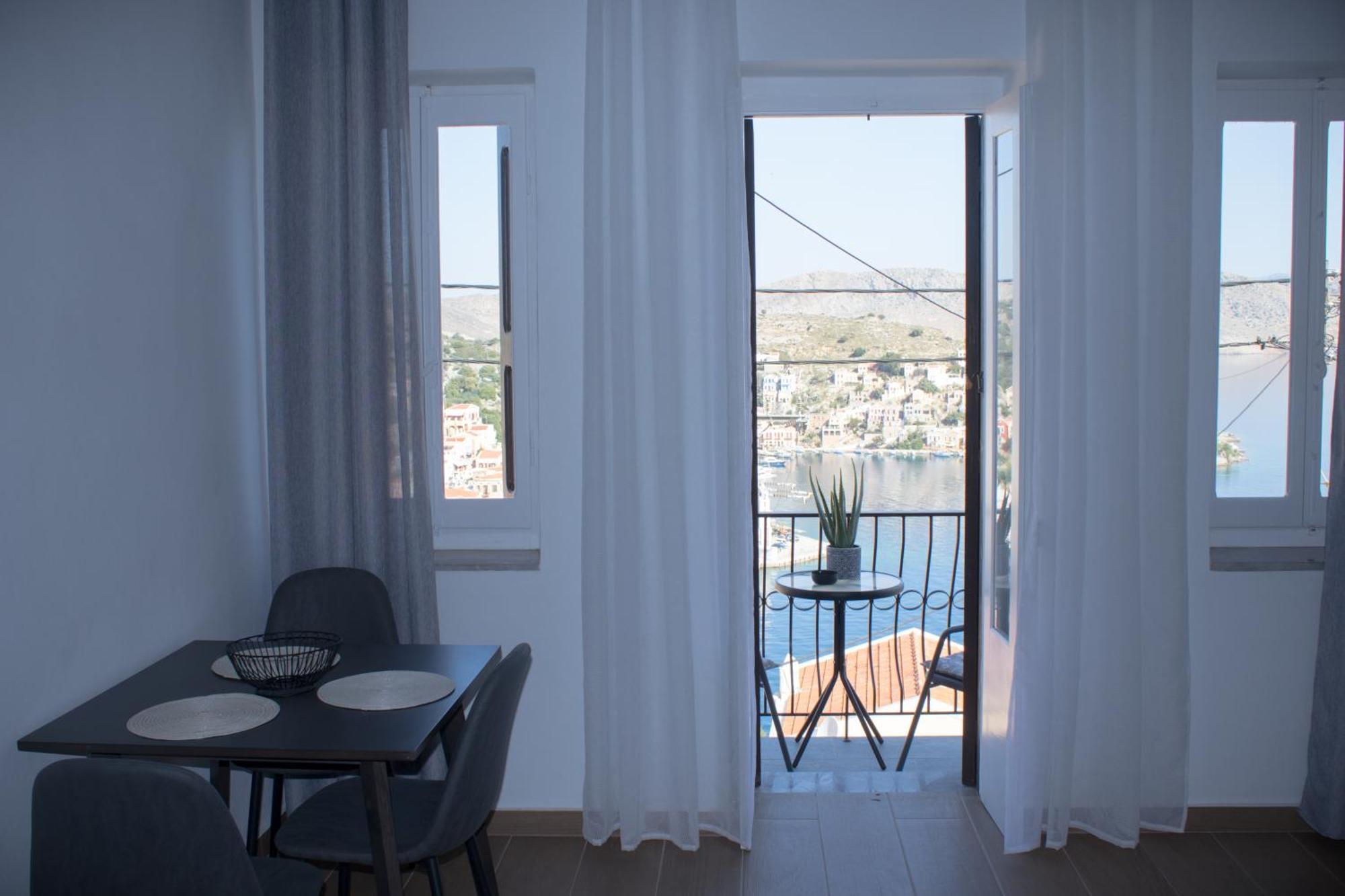 Duchess Harbour View Apartment Sými Luaran gambar