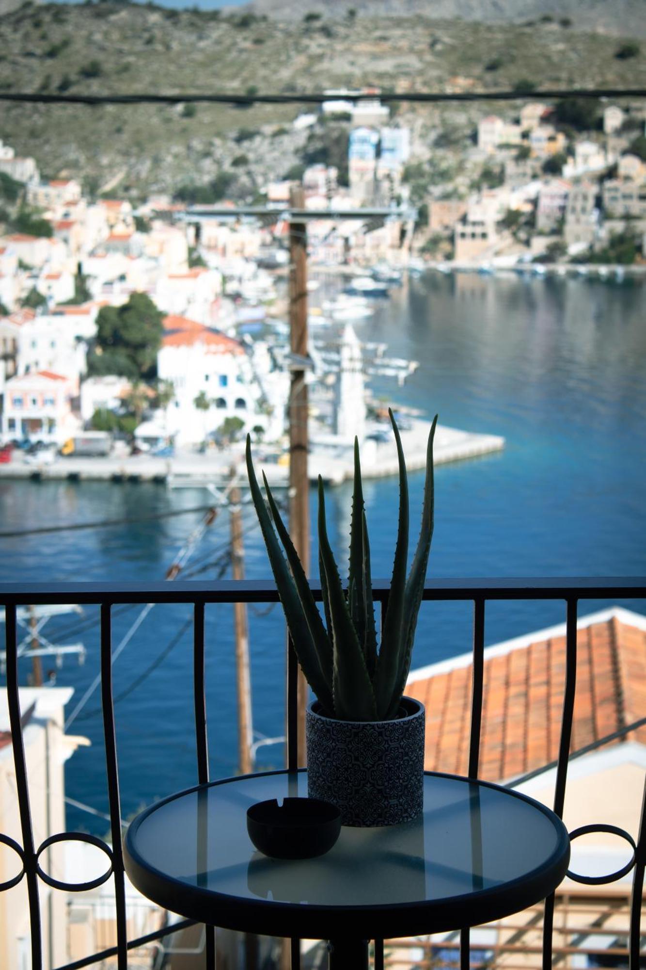 Duchess Harbour View Apartment Sými Luaran gambar